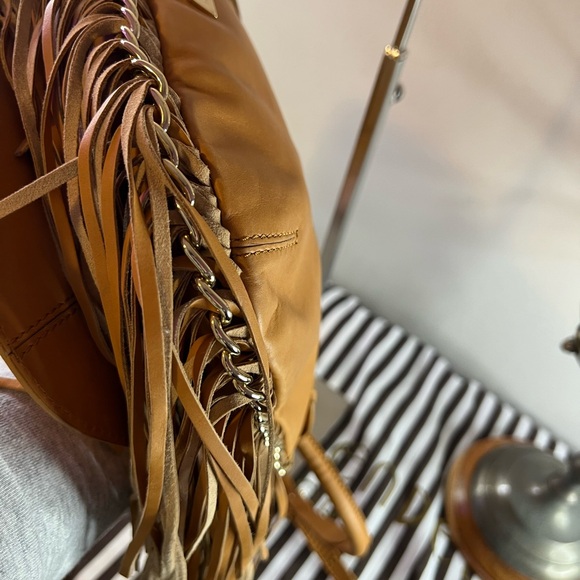 Henri Bendel tan leather fringe front flap crossbody purse - Picture 10 of 13